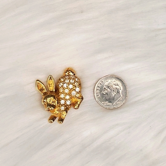 Avon Jewelry - Vintage 80s Avon Small Gold Tone Rhinestone Bunny Rabbit Hare Brooch Pin Button